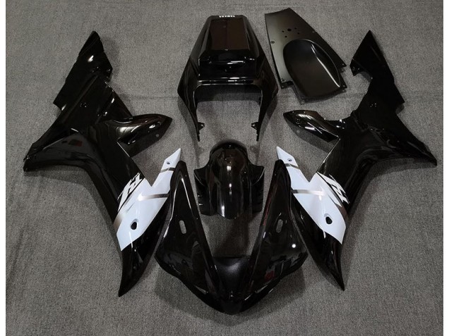 Nero Lucido Bianco & Argento 02-03 R1 Carena